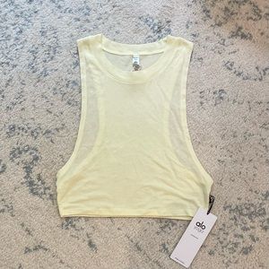 Alo Yoga cropped tank pale yellow xs